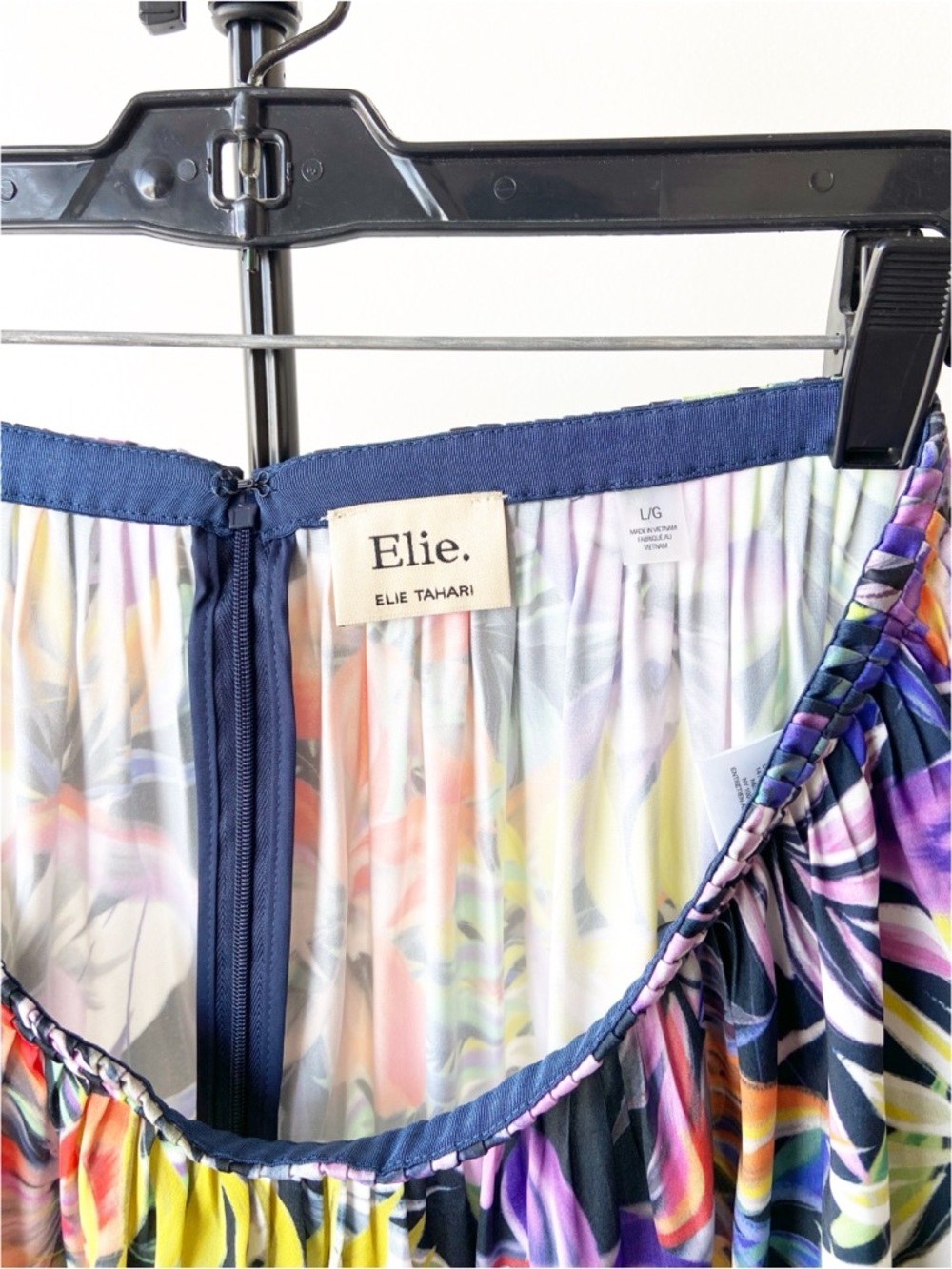 Elie Tahari Tropical Tiered Maxi Skirt Size L - Picture 5 of 7